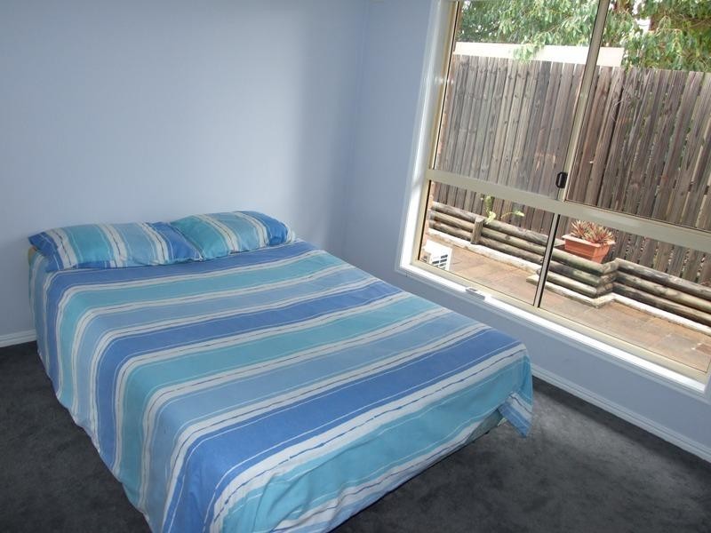 26 Curtis Ave, Boyne Island QLD 4680