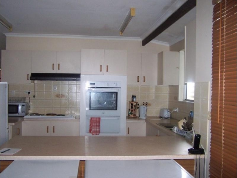 6 Sayre Crescent, Boyne Island QLD 4680