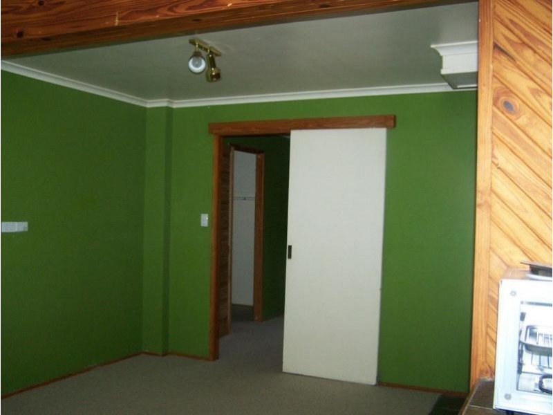 6 Sayre Crescent, Boyne Island QLD 4680