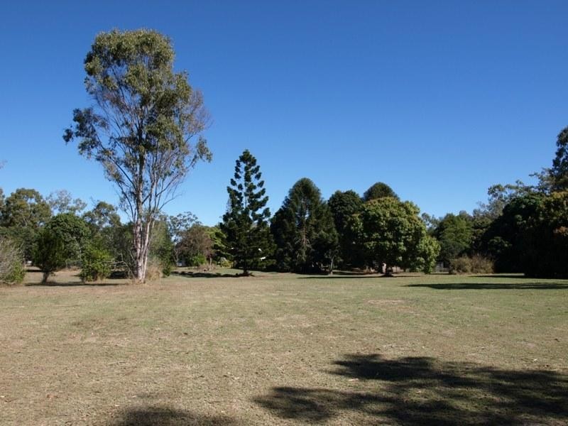 11 Awoonga Dam Road, Benaraby QLD 4680