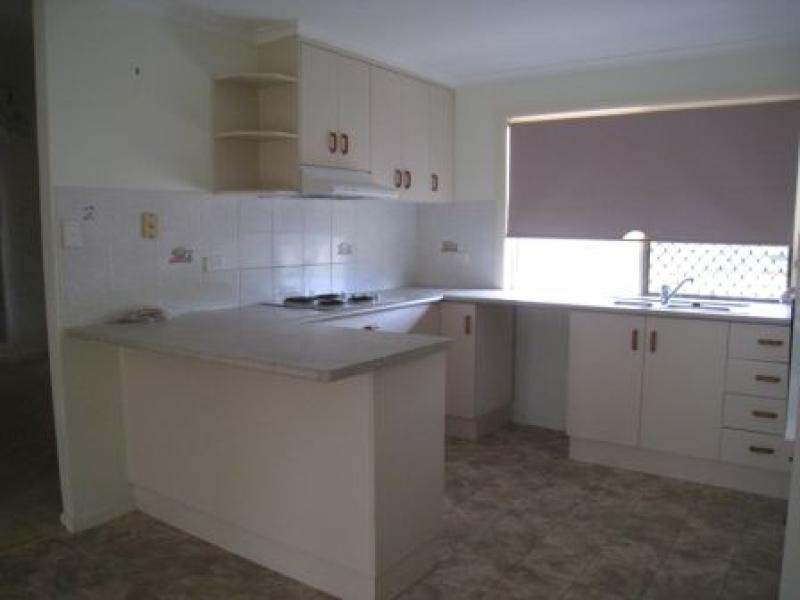 8 Silverton Drive, Tannum Sands QLD 4680