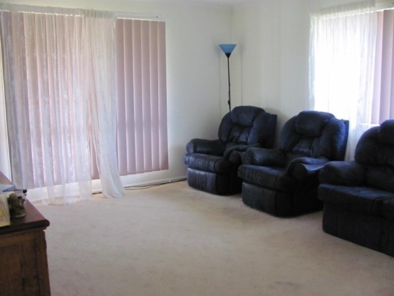 8 Silverton Drive, Tannum Sands QLD 4680