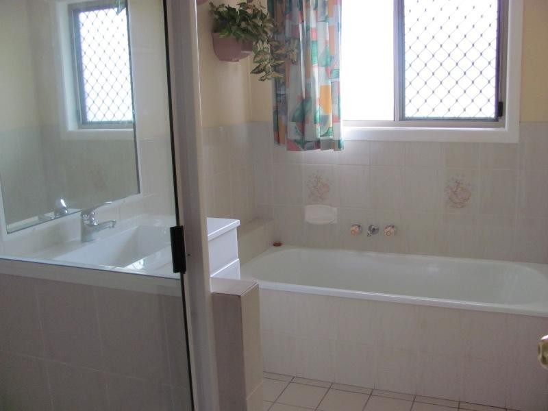 35 Latrobe Street, Tannum Sands QLD 4680