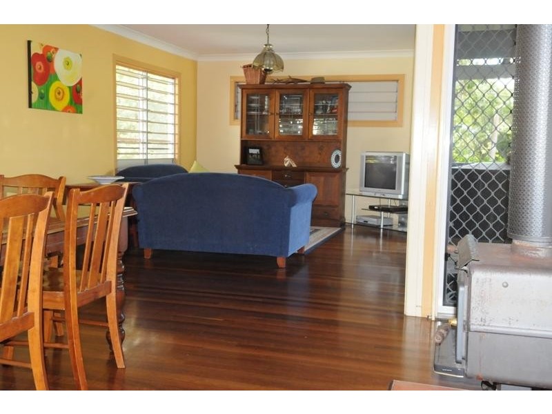 11 River Drive, Boyne Island QLD 4680