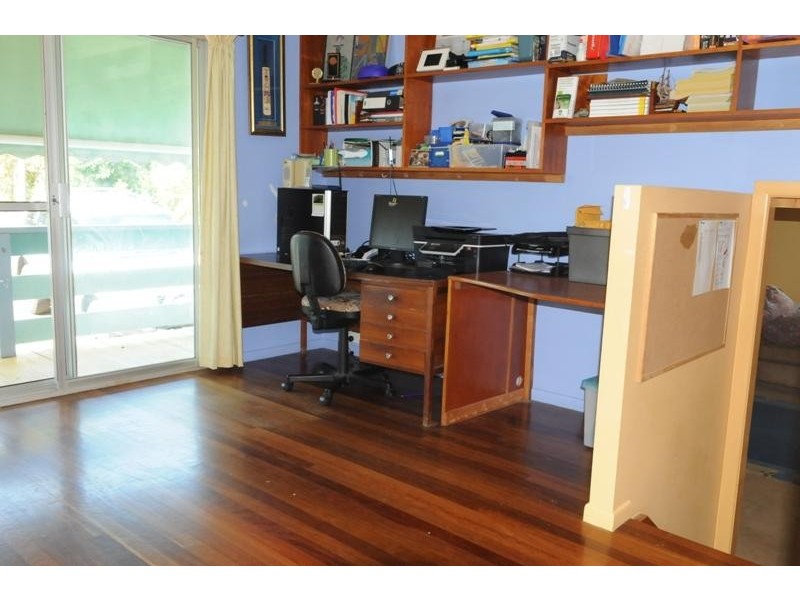 11 River Drive, Boyne Island QLD 4680