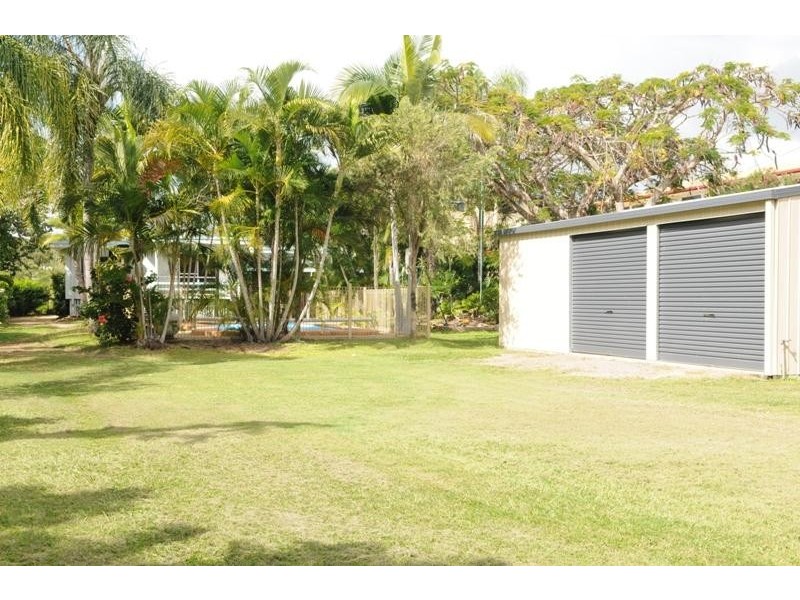11 River Drive, Boyne Island QLD 4680