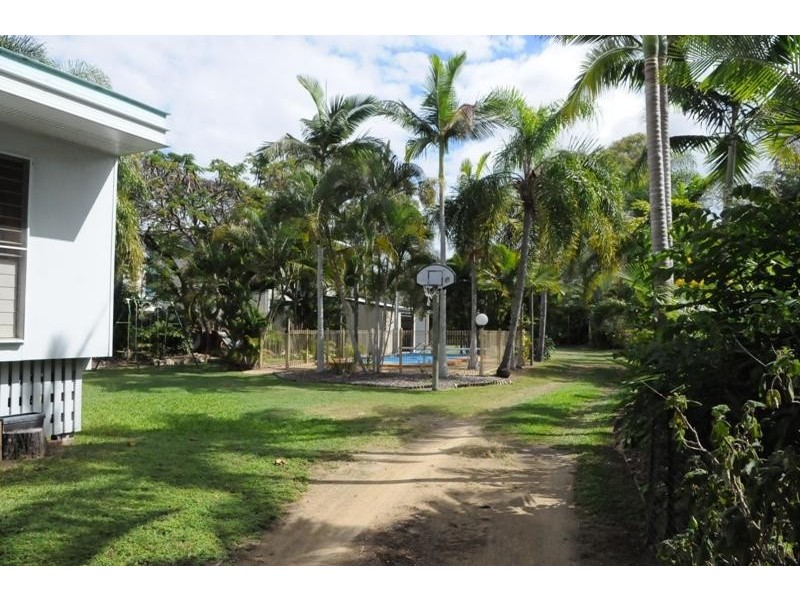 11 River Drive, Boyne Island QLD 4680