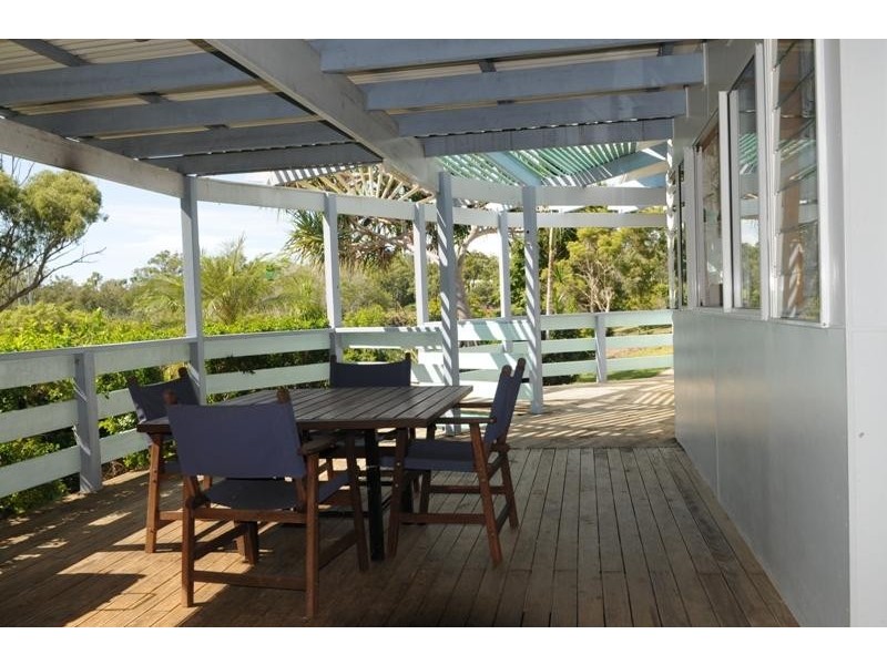 11 River Drive, Boyne Island QLD 4680