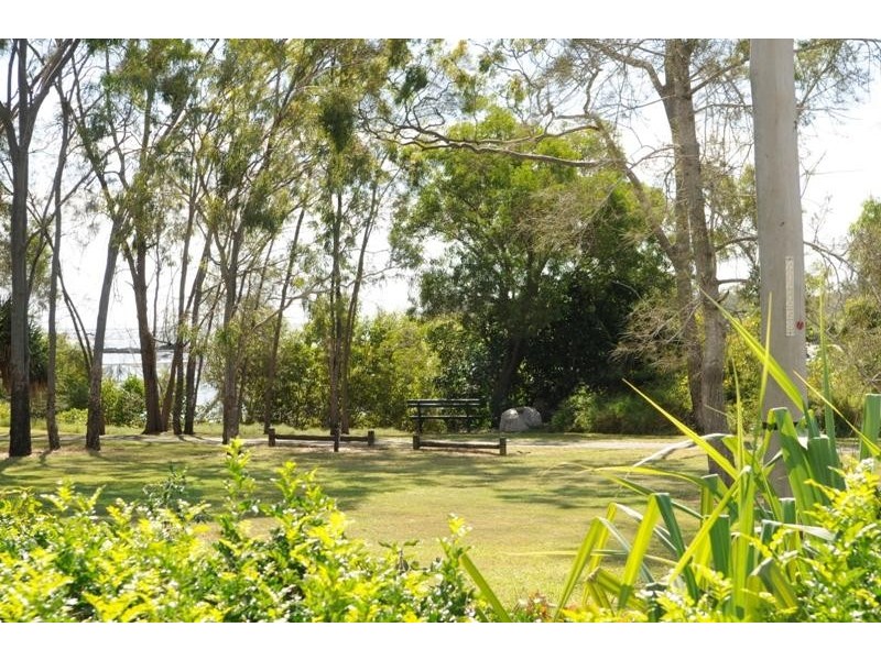 11 River Drive, Boyne Island QLD 4680