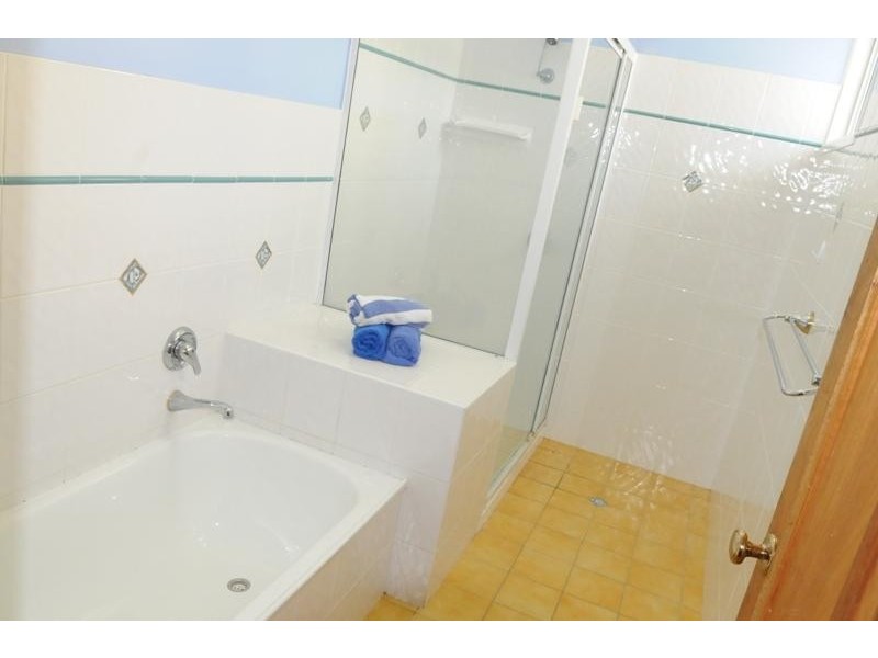 11 River Drive, Boyne Island QLD 4680