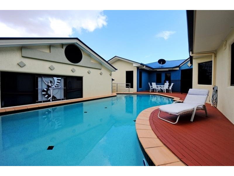 9 River Drive, Boyne Island QLD 4680