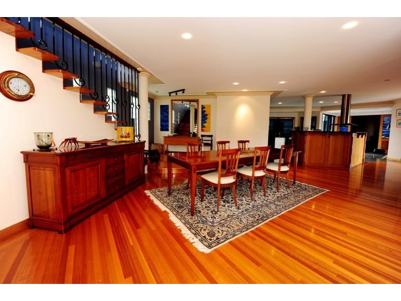 9 River Drive, Boyne Island QLD 4680