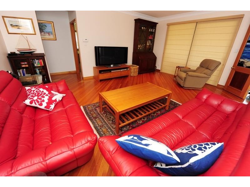 9 River Drive, Boyne Island QLD 4680