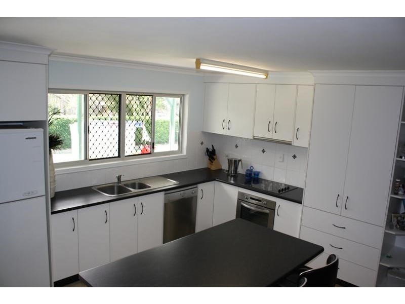 30 Centenary Drive, Boyne Island QLD 4680