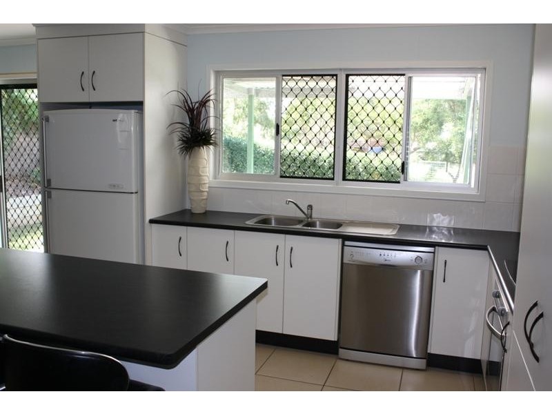 30 Centenary Drive, Boyne Island QLD 4680