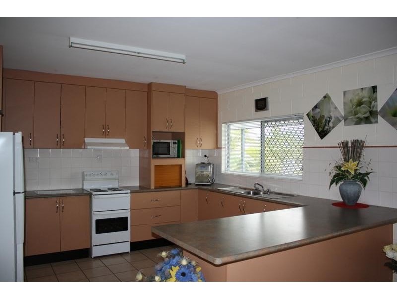 68 Koorawatha Drive, Bororen QLD 4678