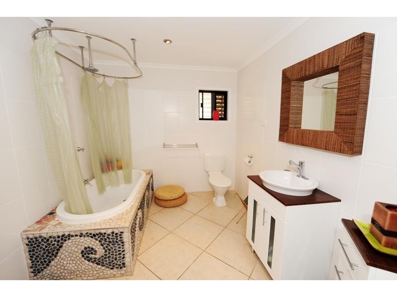 72 Wyndham Avenue, Boyne Island QLD 4680