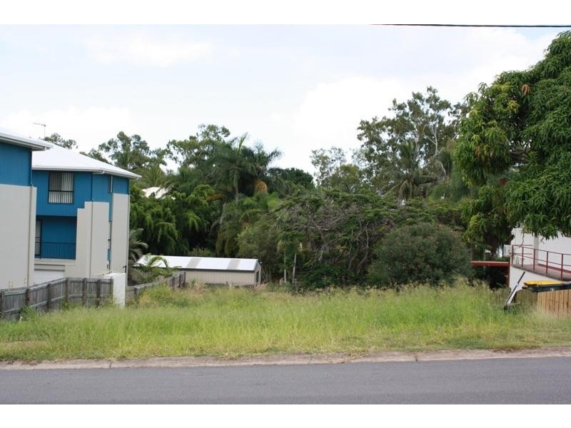 8 Arthur Street, Boyne Island QLD 4680