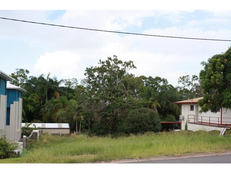 8 Arthur Street, Boyne Island QLD 4680