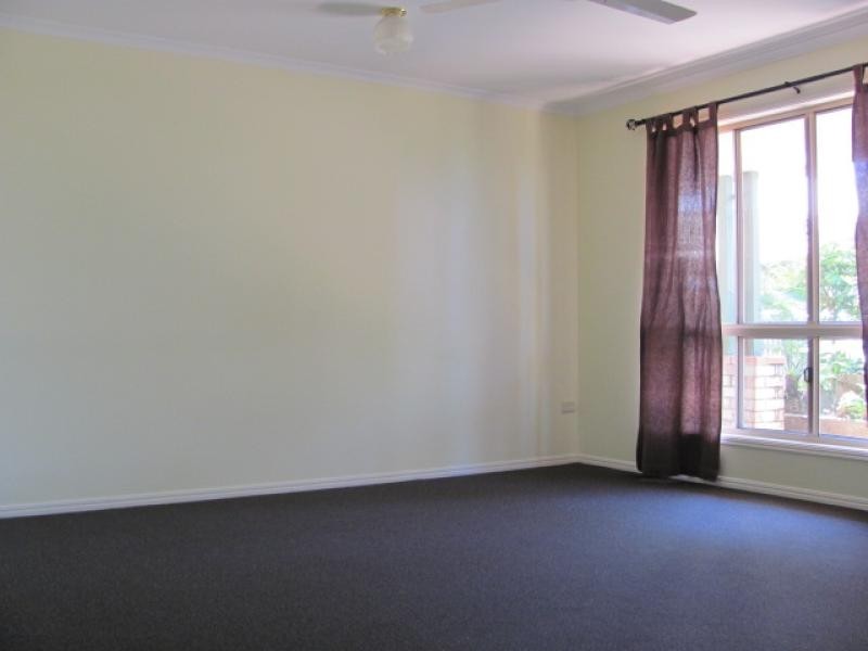 37 Curtis Avenue, Boyne Island QLD 4680