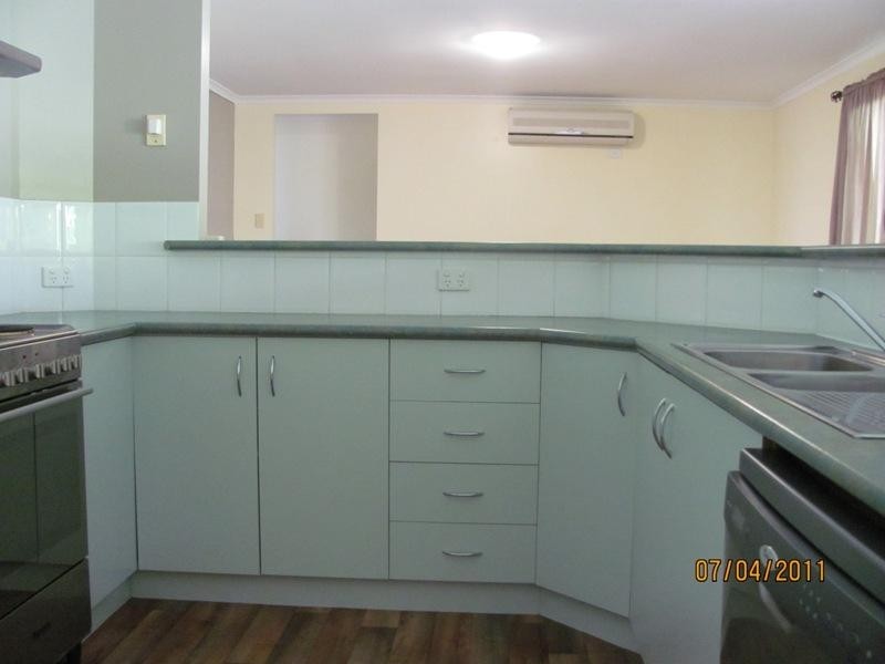 37 Curtis Avenue, Boyne Island QLD 4680