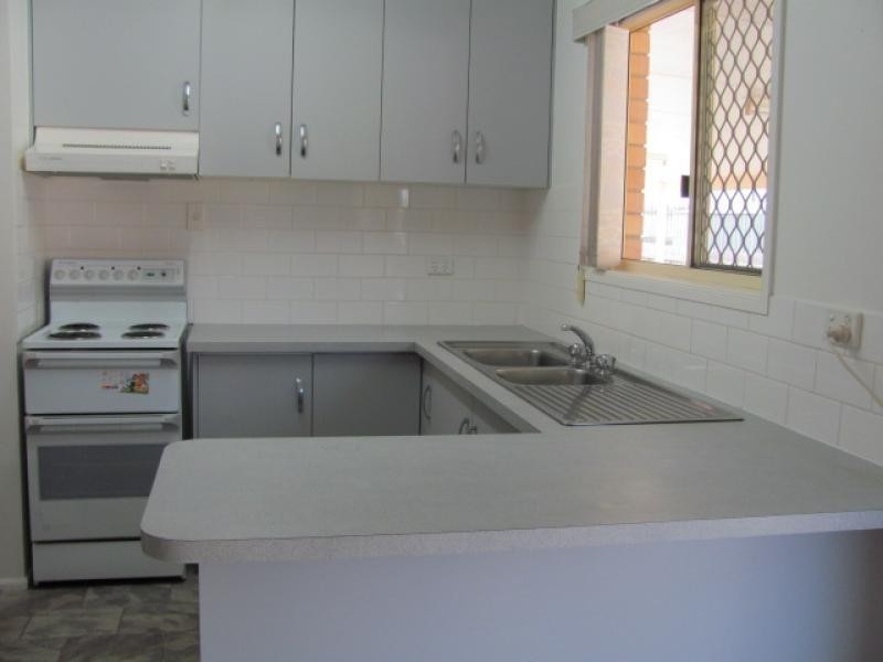 2 Teak Street, Gladstone QLD 4680