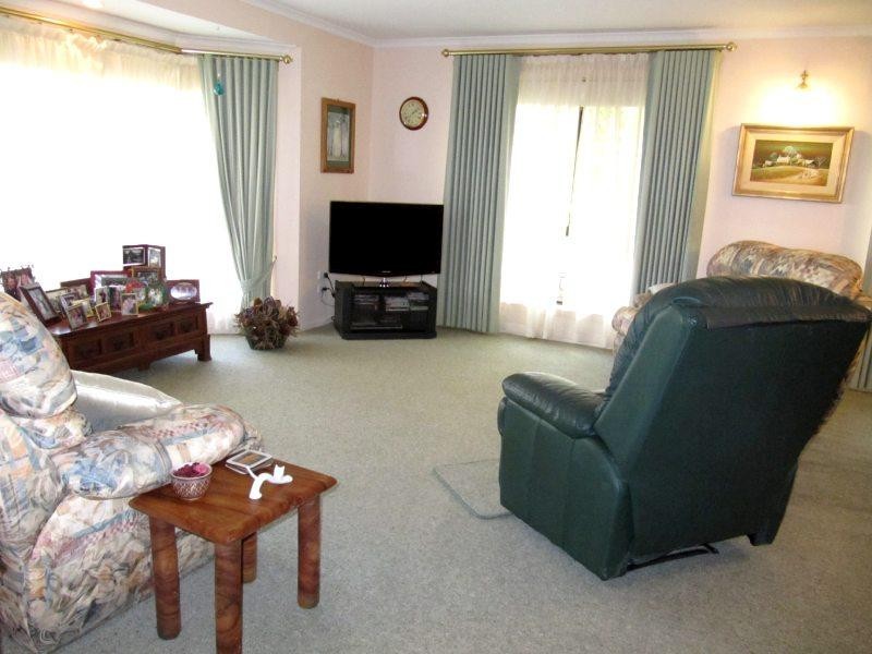11 Swains Court, Boyne Island QLD 4680