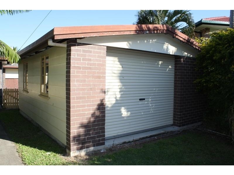 12 Alkina Crescent, Boyne Island QLD 4680