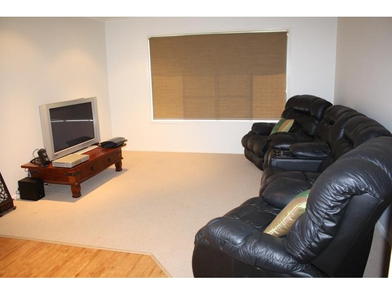 5 Bauhinia Street, Boyne Island QLD 4680