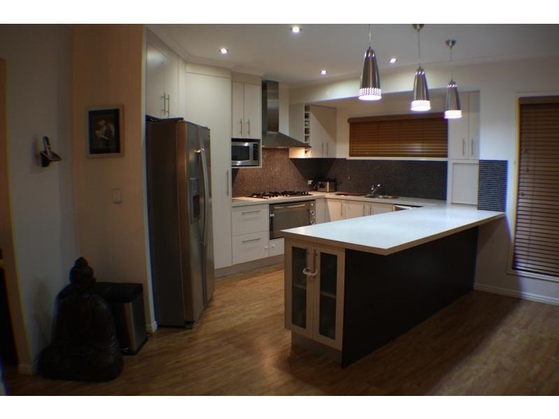 5 Bauhinia Street, Boyne Island QLD 4680