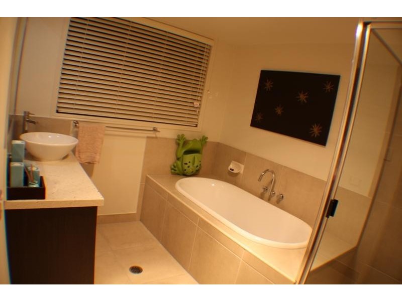 5 Bauhinia Street, Boyne Island QLD 4680