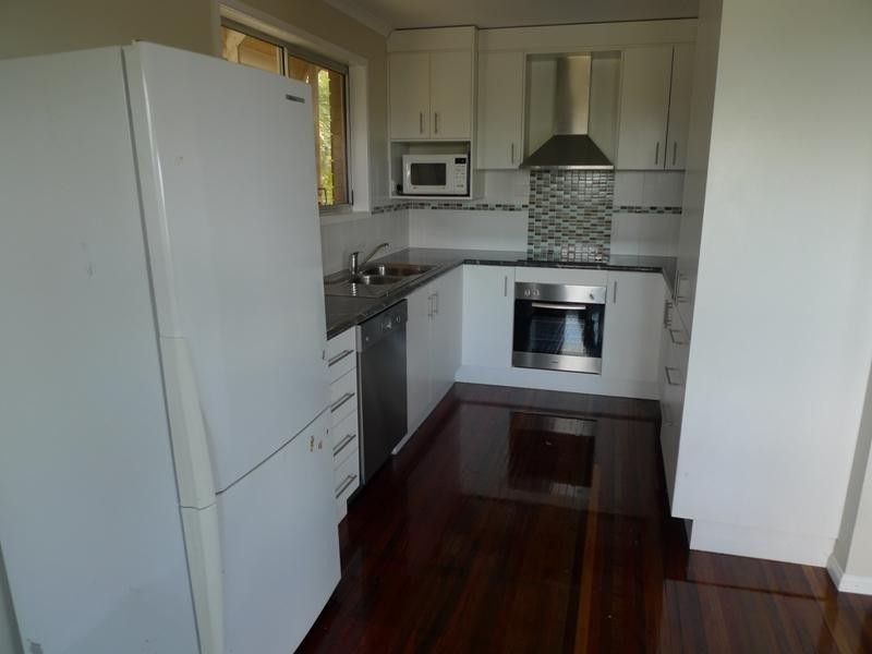 4 Swains Court, Boyne Island QLD 4680