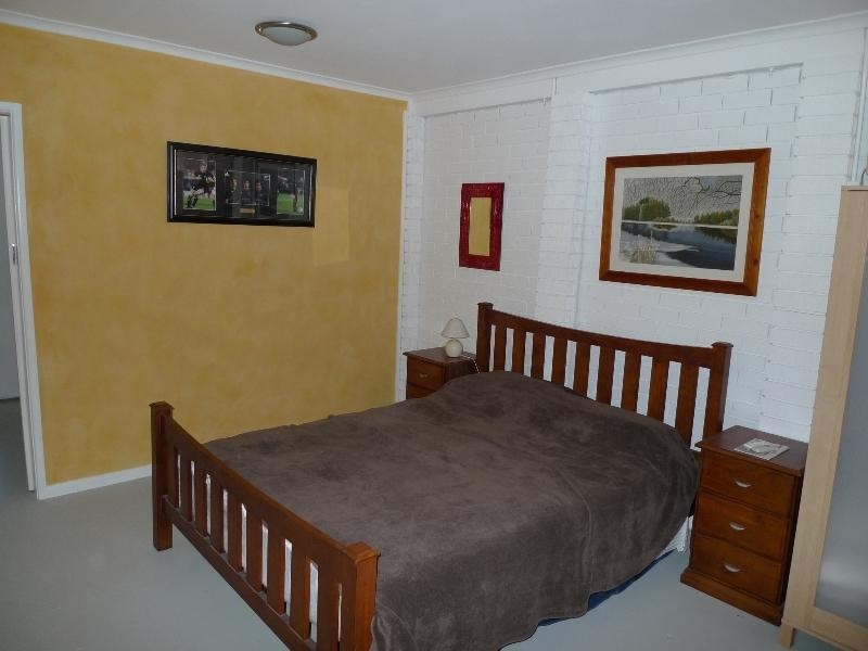 4 Swains Court, Boyne Island QLD 4680