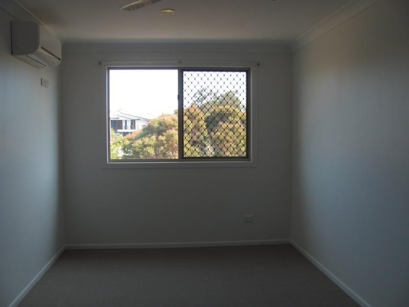 Unit 2/4 Kerfoot Close, Tannum Sands QLD 4680