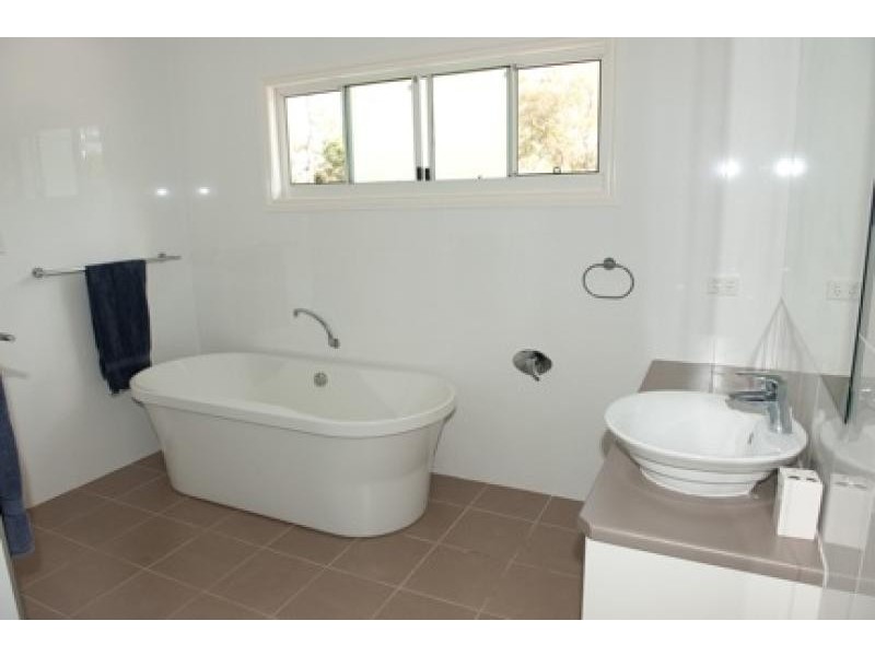 18 Loghole Lane, Mount Perry QLD 4671