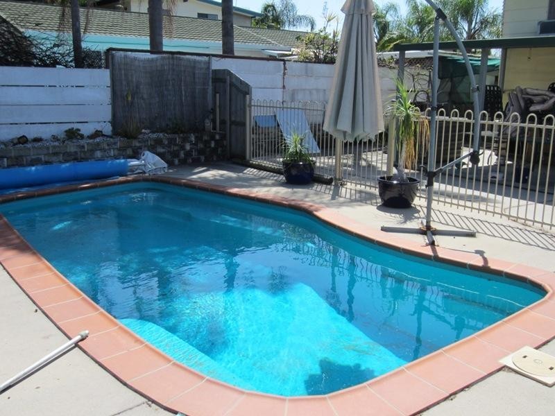 10 Bellemere Court, Boyne Island QLD 4680