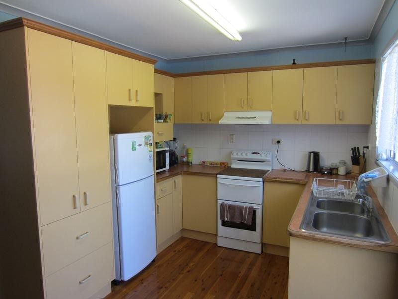 10 Bellemere Court, Boyne Island QLD 4680