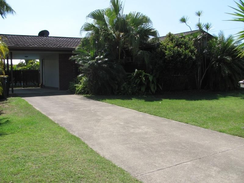 6 Andrew Court, Boyne Island QLD 4680