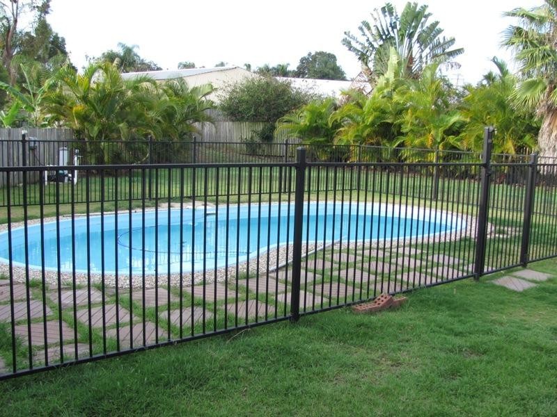 6 Andrew Court, Boyne Island QLD 4680