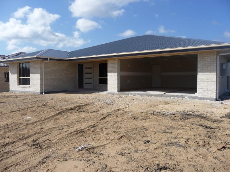 16 SUNPOINT WAY, Calliope QLD 4680