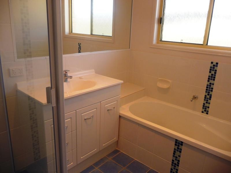 16 SUNPOINT WAY, Calliope QLD 4680