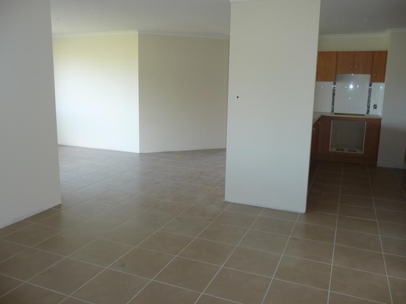 11 SUNPOINT WAY, Calliope QLD 4680