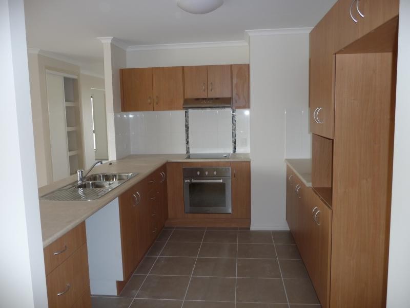 11 SUNPOINT WAY, Calliope QLD 4680