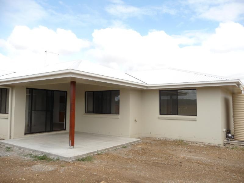 11 SUNPOINT WAY, Calliope QLD 4680