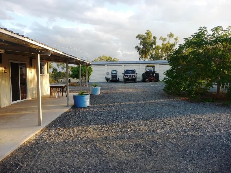 1929 Gladstone-Mt Larcom Rd, Mt Larcom, Calliope QLD 4680