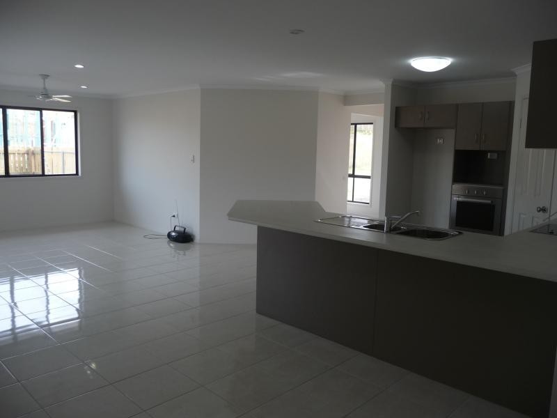 10 Sunpoint Way, Calliope QLD 4680