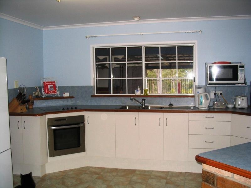 2 Goodman Road, Mount Larcom QLD 4695