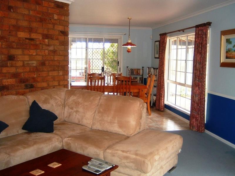 2 Goodman Road, Mount Larcom QLD 4695
