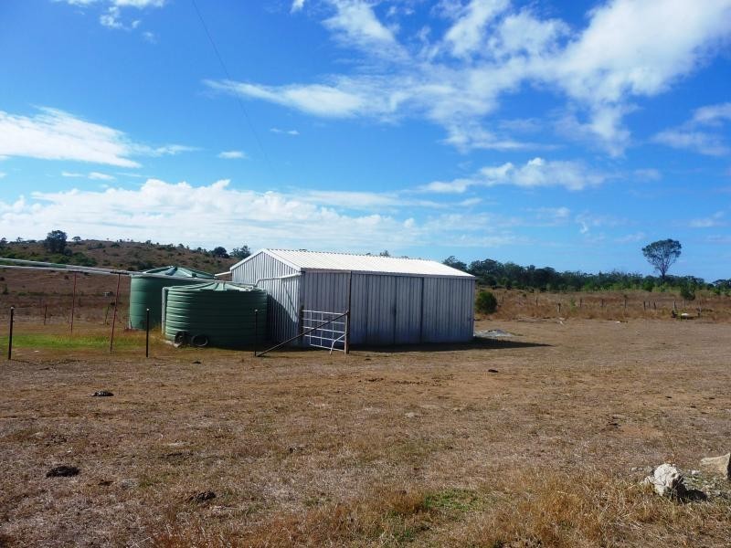 428 East End Road, Bracewell, Mount Larcom QLD 4695