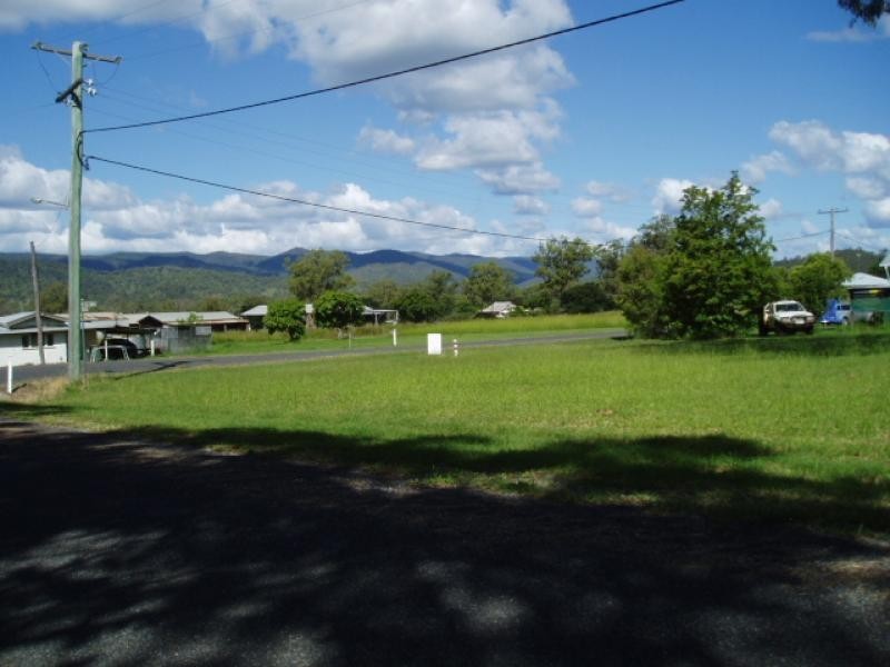 21 PINE STREET, Builyan QLD 4680
